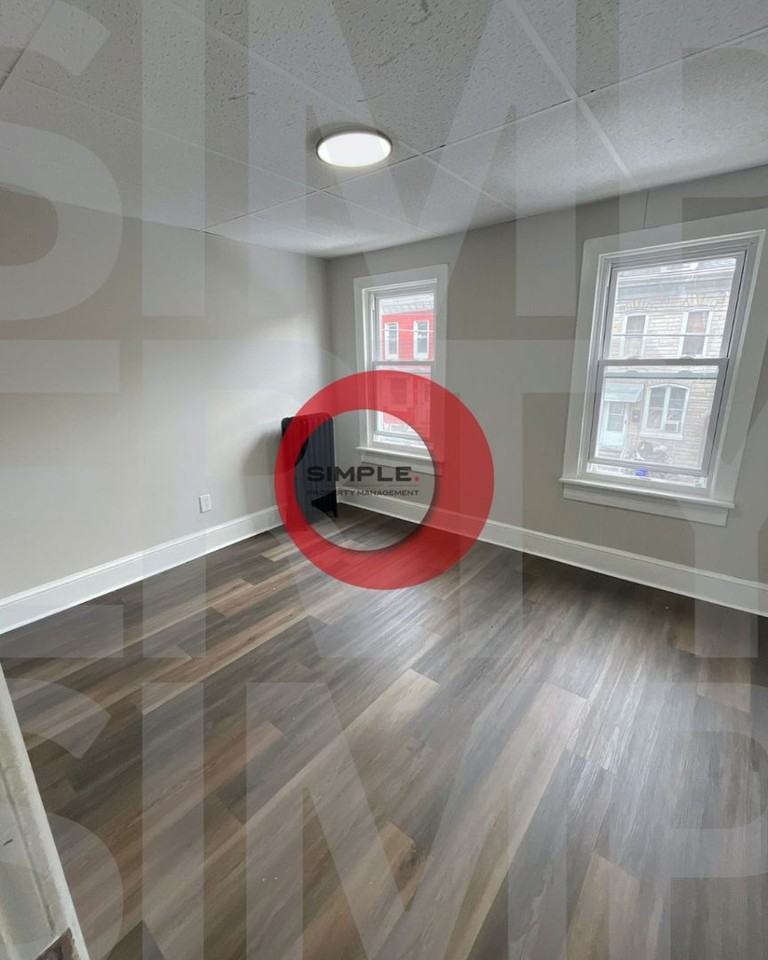 1435 Cotton St - Photo 3 of 10