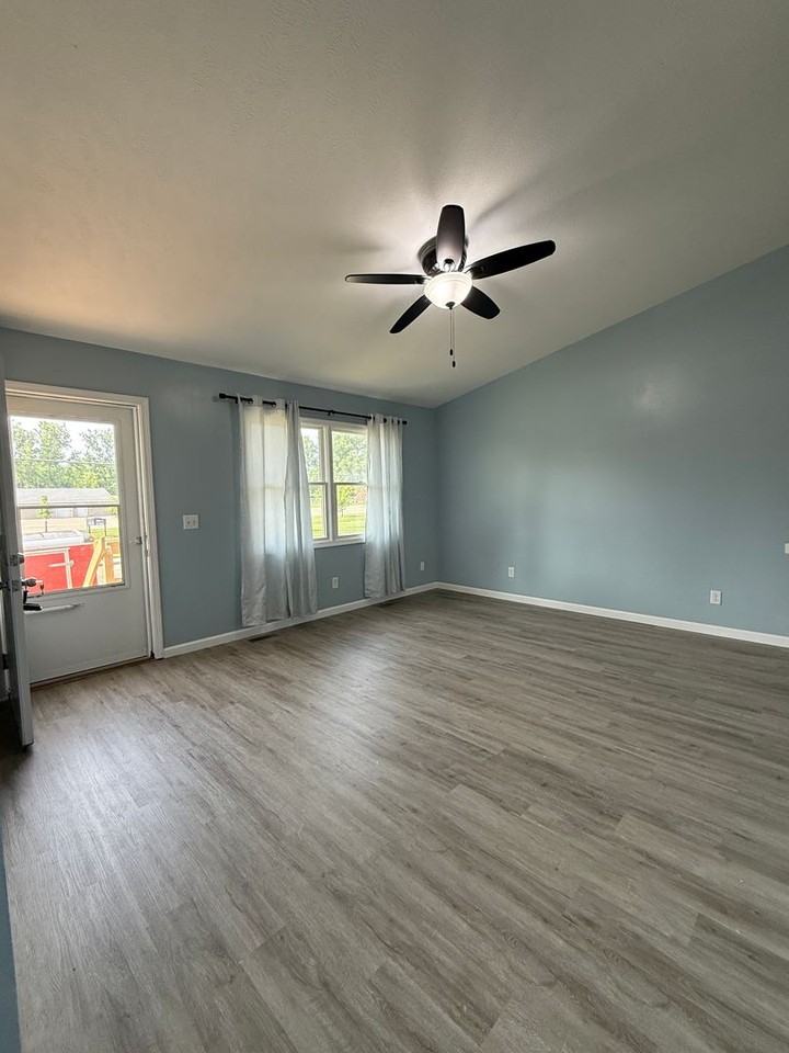 800 East Arthur Street - Photo 3 of 13