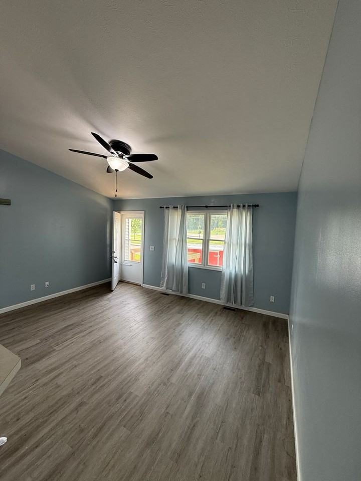 800 East Arthur Street - Photo 7 of 13