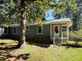 featured image of 417 Houston Dr