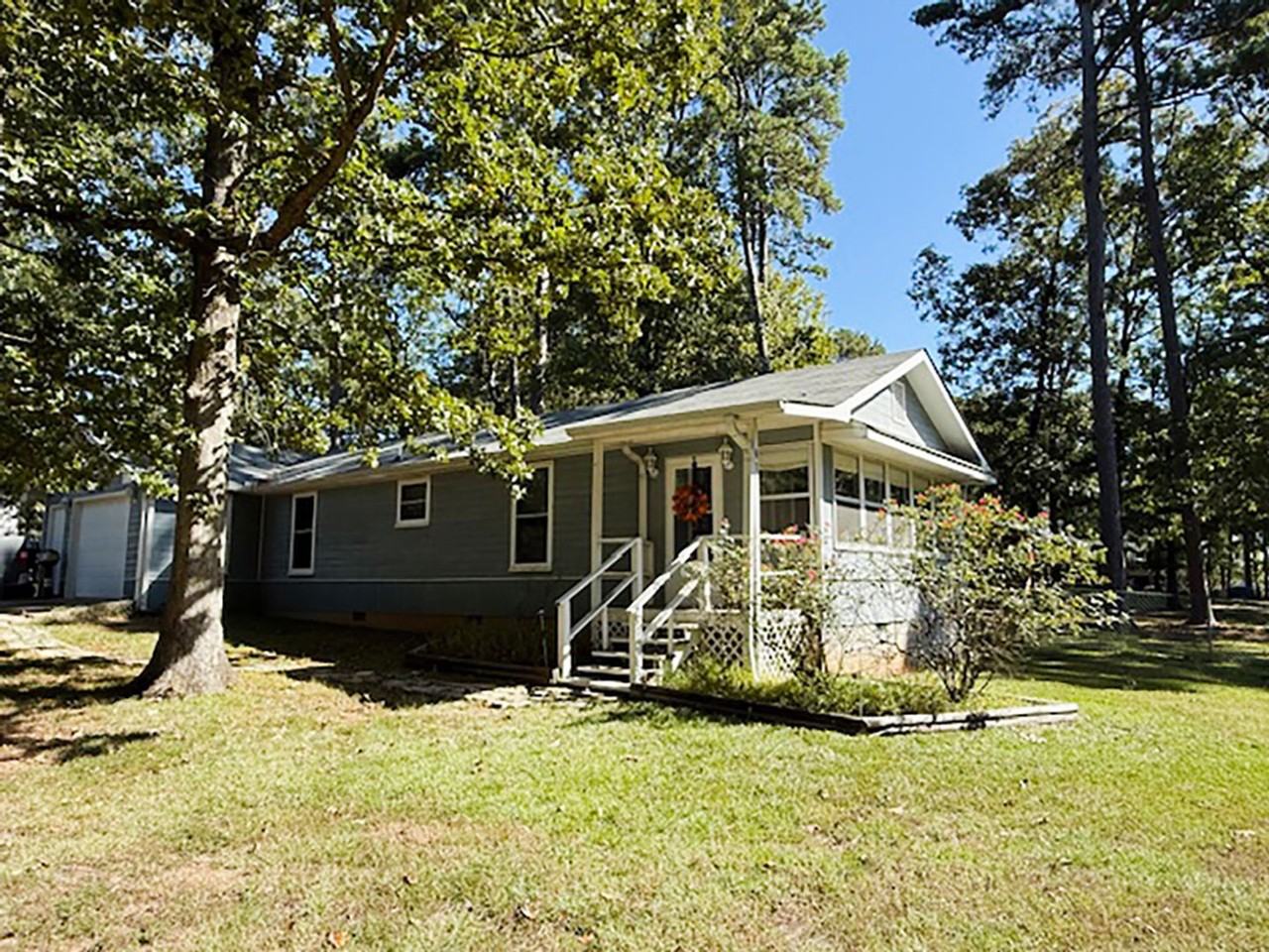 417 Houston Dr - Photo 5 of 17