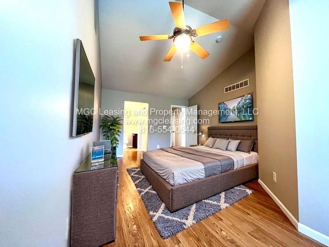 8426 N Ava Ave - Photo 4 of 18