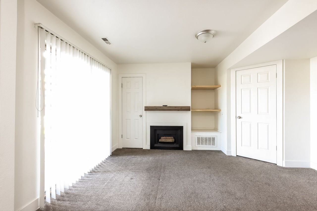 1767 Willowbrook Dr - Photo 3 of 26