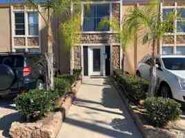 featured image of 4721 Lamont St