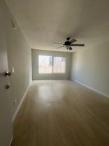 00066-832 - Photo 1 of 1