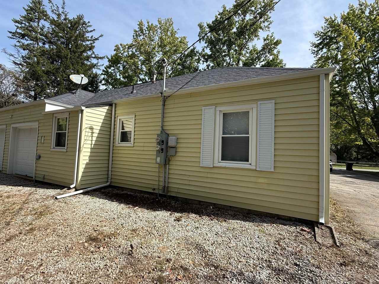 121 Donnelly Dr - Photo 2 of 10