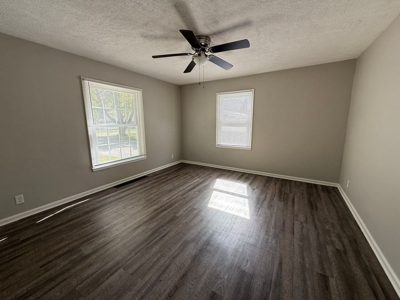 121 Donnelly Dr - Photo 7 of 10