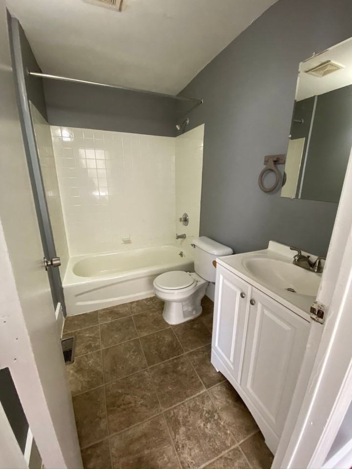 319 Warner St - Photo 7 of 27