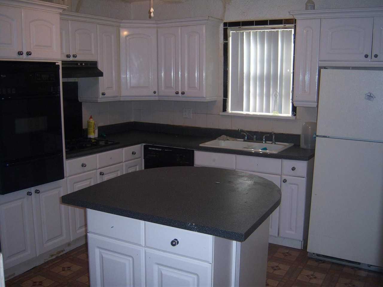 3608 Avondale Ave - Photo 3 of 6