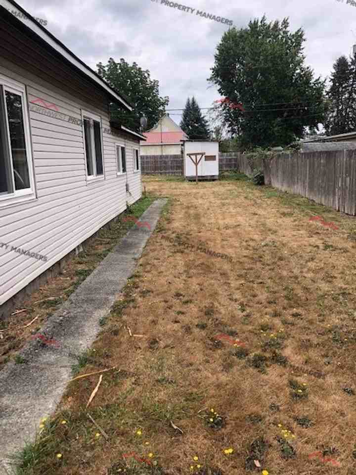 1116 F St - Photo 2 of 26