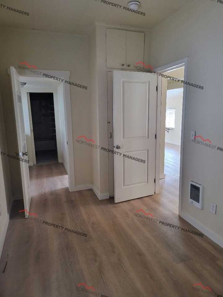 1116 F St - Photo 3 of 26