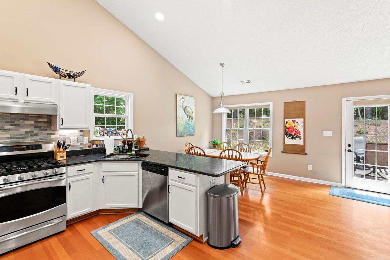 6516 Forest Ridge Drive - Photo 3 of 20