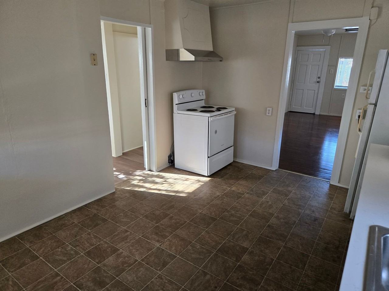 3221 Lincoln Ave #A - Photo 5 of 24