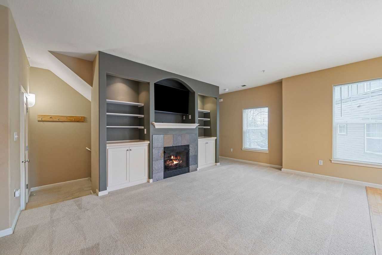 1150 Sw 170th Ave - Photo 5 of 30