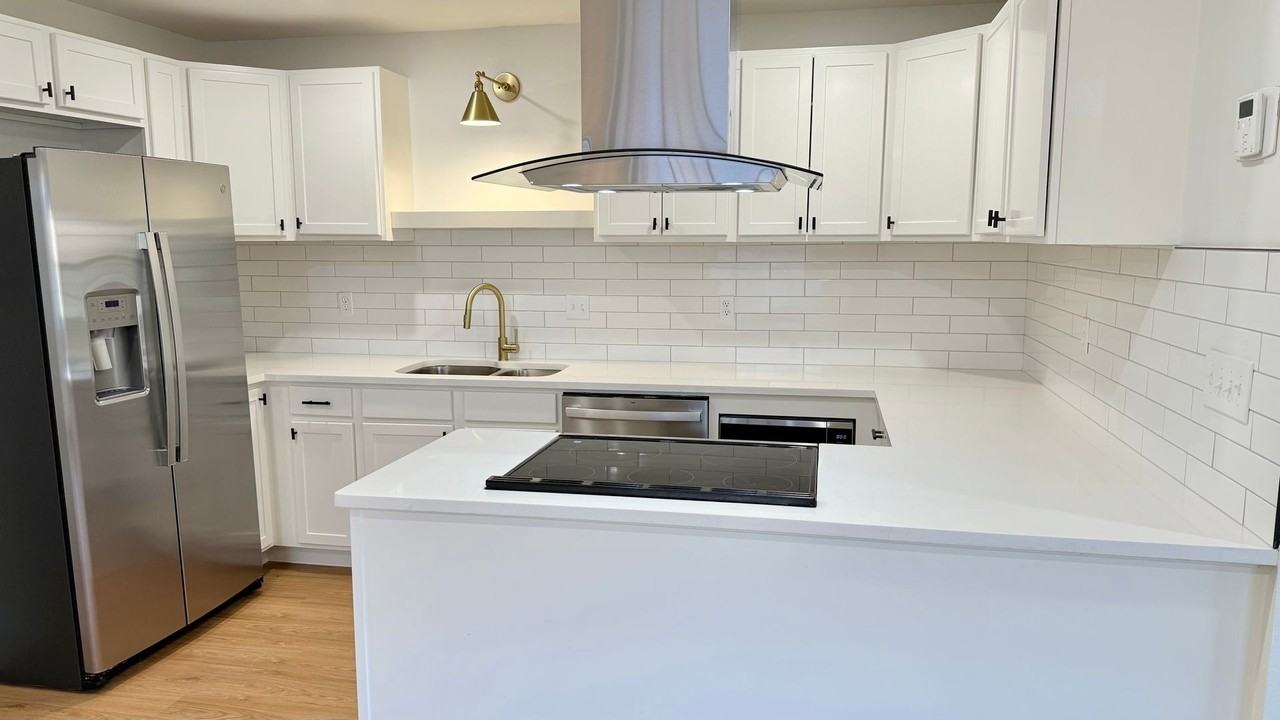 2228 Nw 49th St - Photo 2 of 8