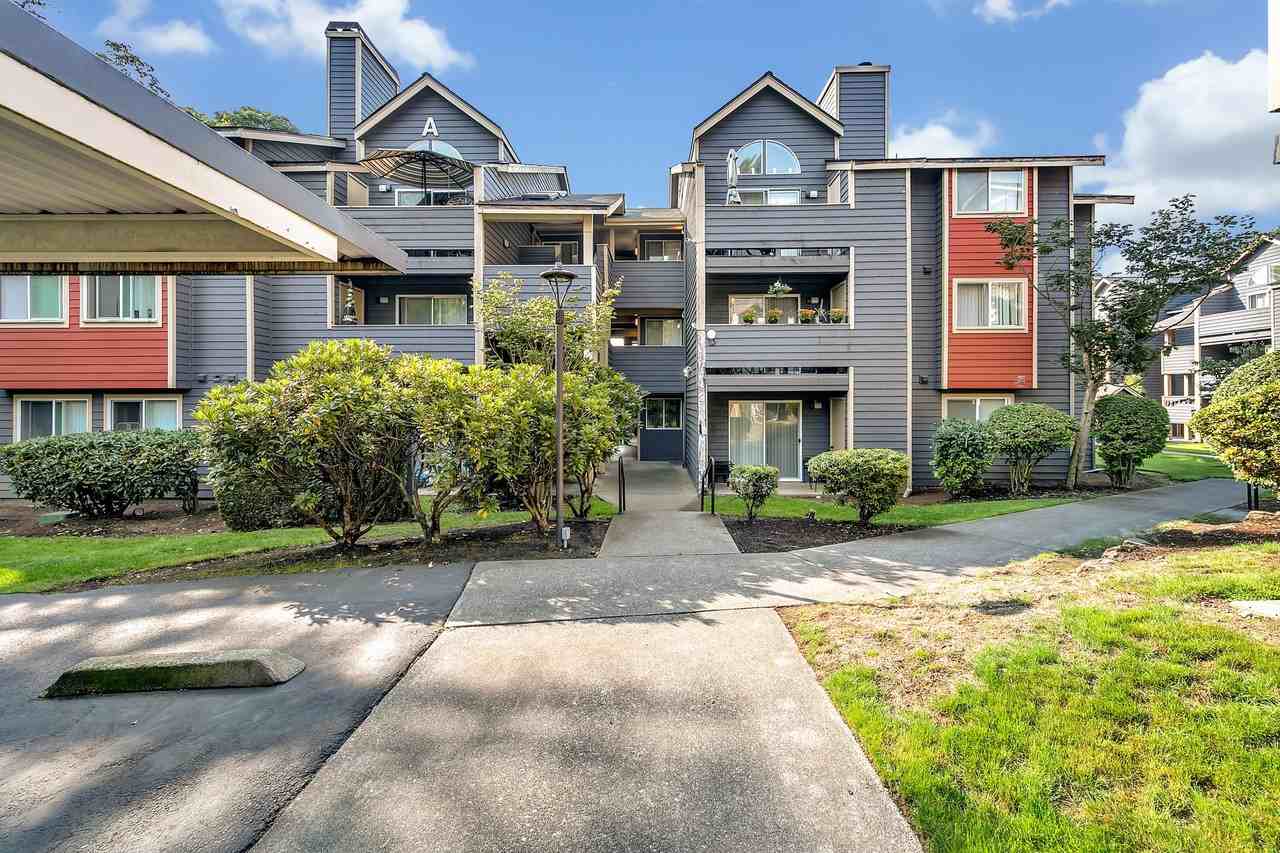 Glade Park Apartments - Photo 2 of 14