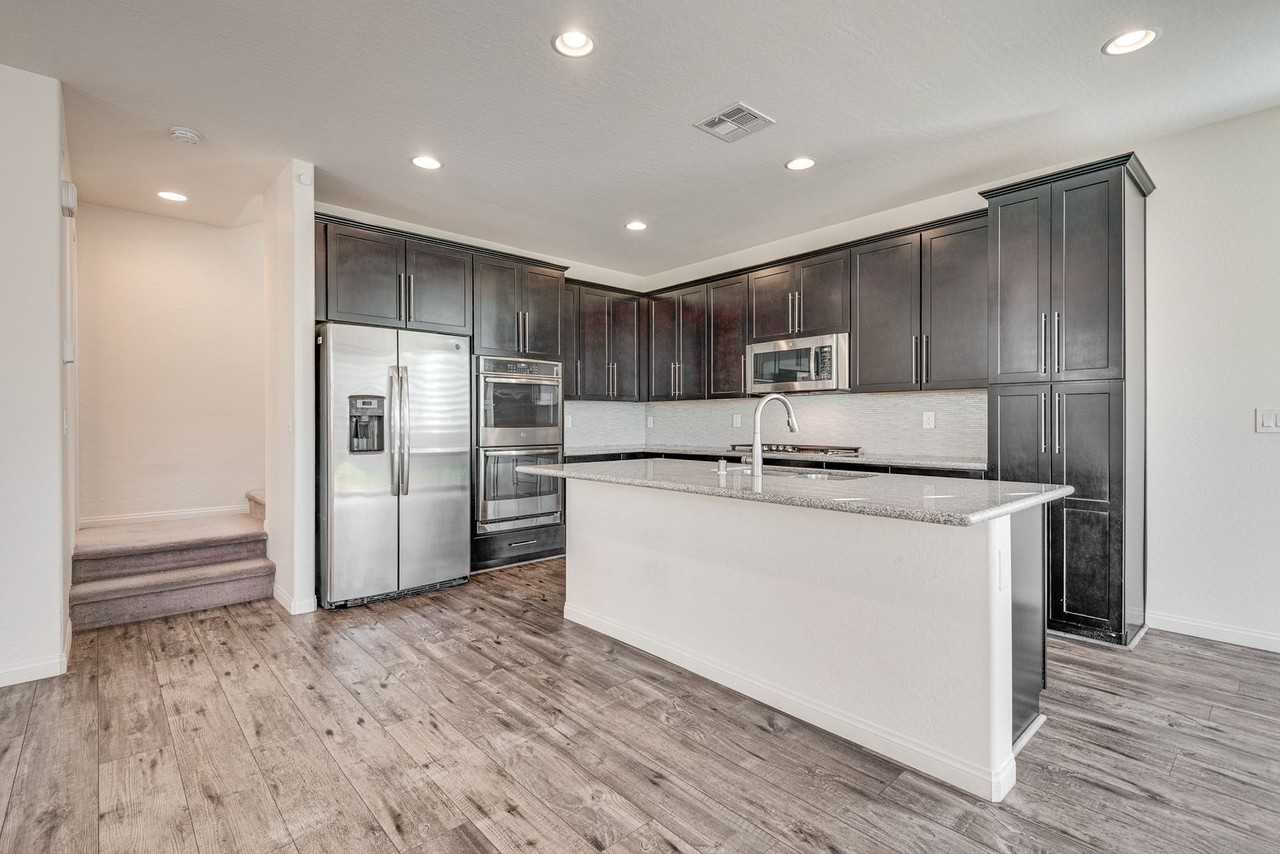 12517 Blissful Sky St - Photo 3 of 21