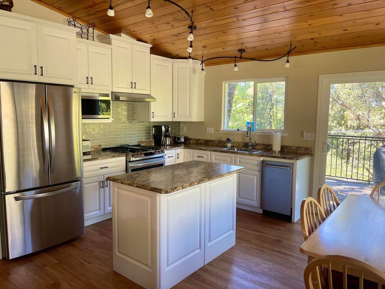 22454 Ridge Rd - Photo 3 of 16