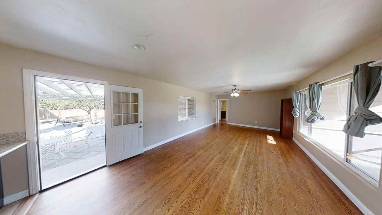 5339 W Falls View Dr - Photo 4 of 24