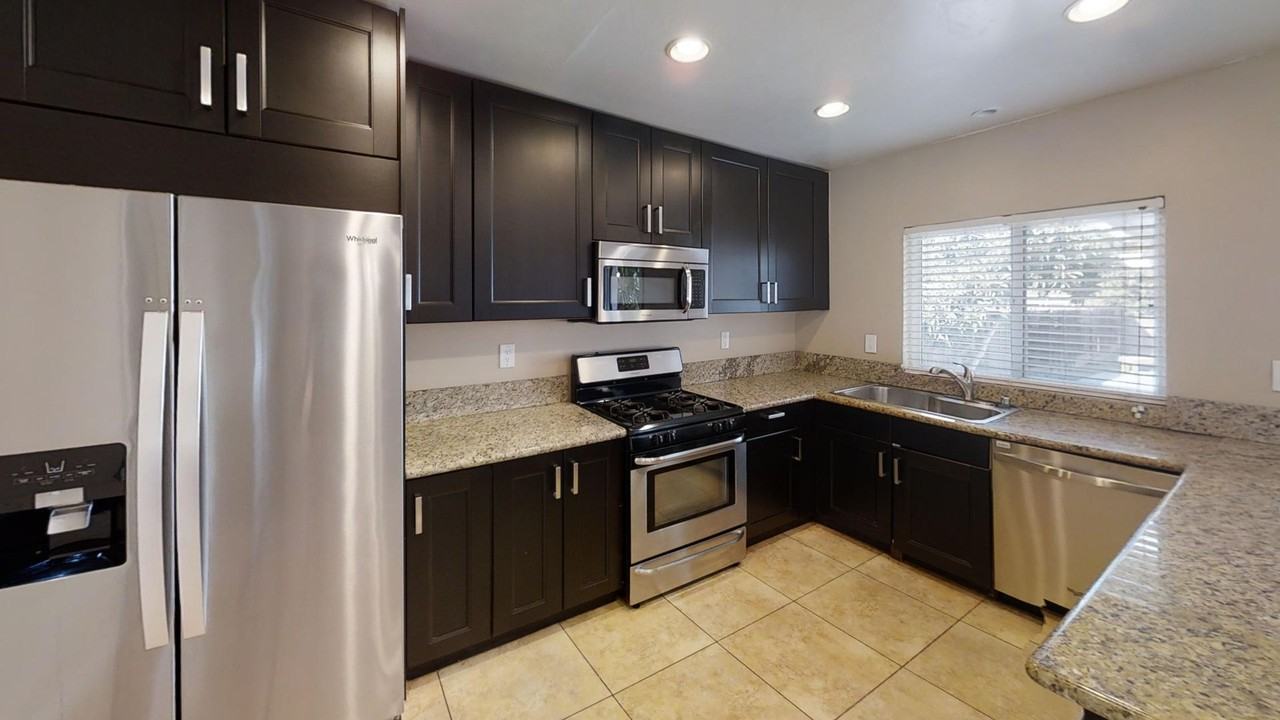 5339 W Falls View Dr - Photo 6 of 24