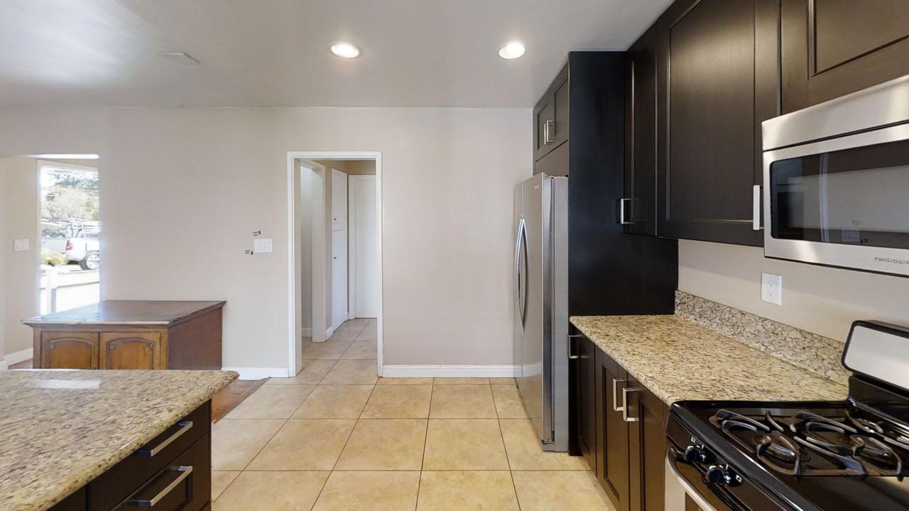 5339 W Falls View Dr - Photo 7 of 24