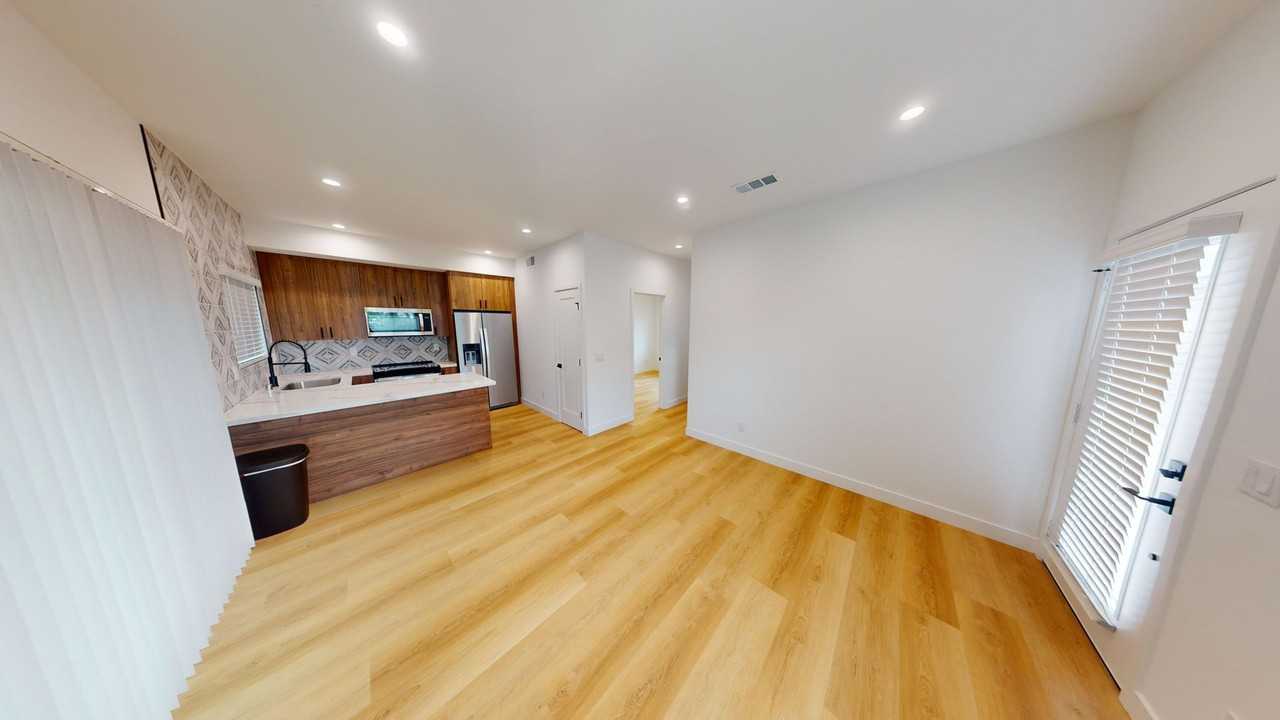 5339 W Falls View Dr - Photo 3 of 23