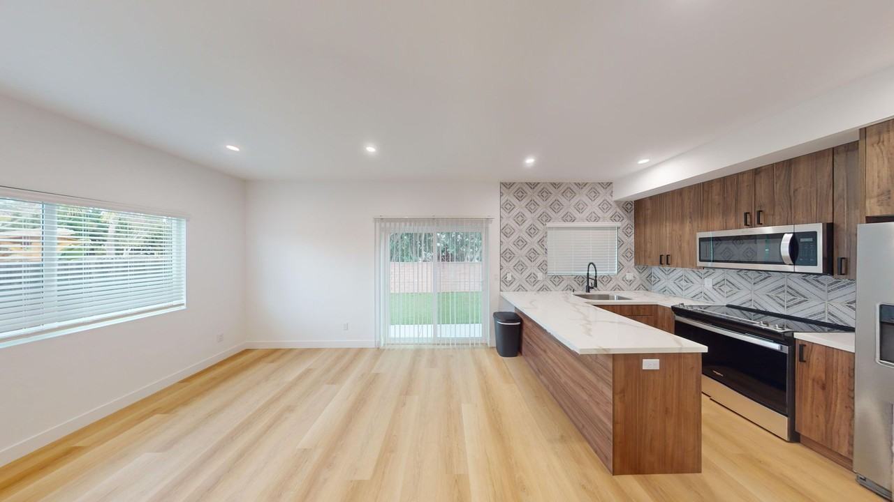 5339 W Falls View Dr - Photo 4 of 23