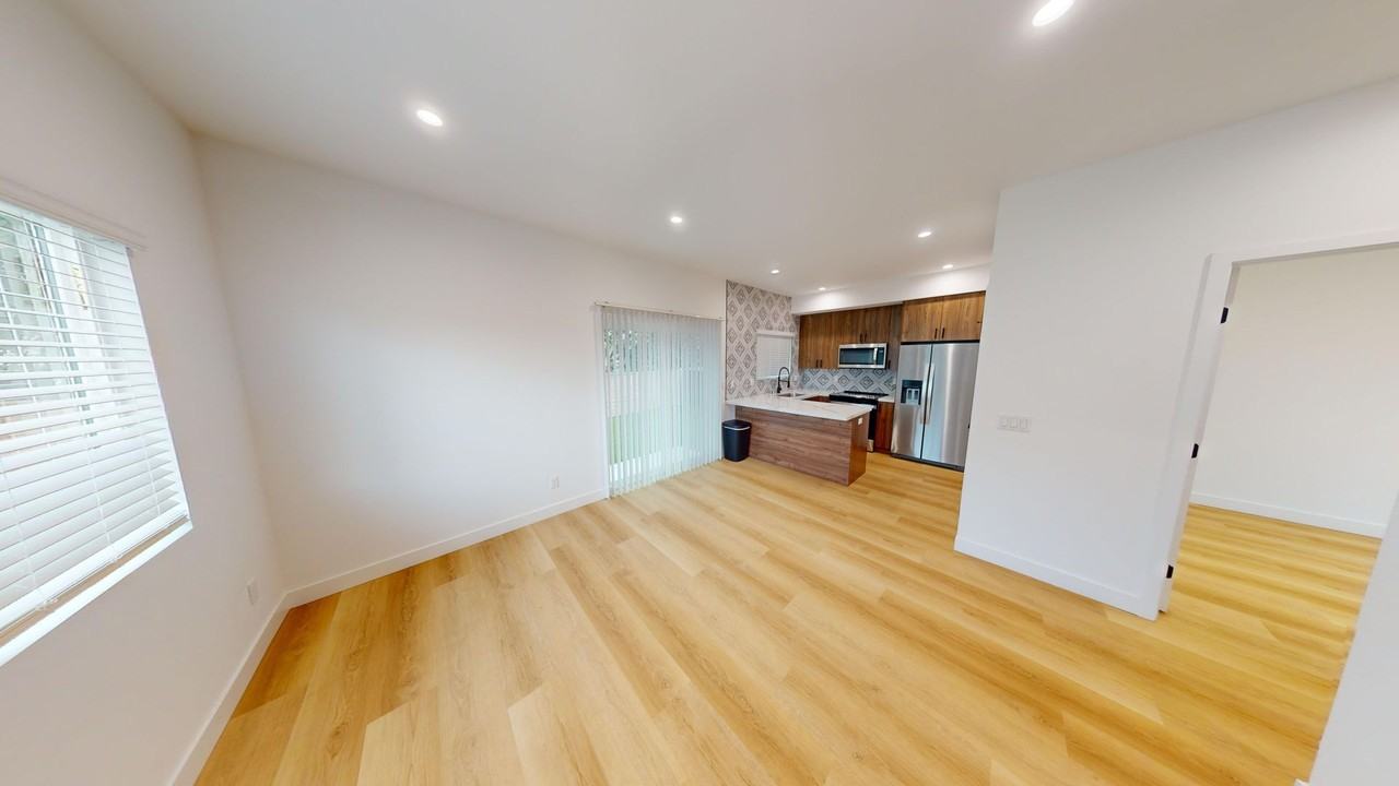 5339 W Falls View Dr - Photo 6 of 23