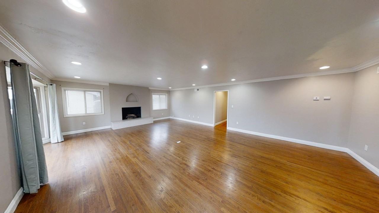 5623 Dorothy Dr - Photo 5 of 22