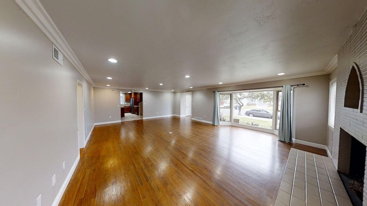 5623 Dorothy Dr - Photo 6 of 22