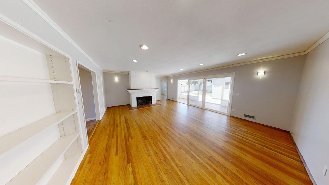 5640 Dorothy Way - Photo 5 of 14