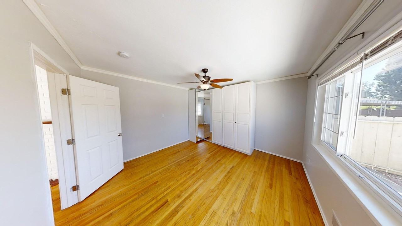 5640 Dorothy Way - Photo 7 of 14