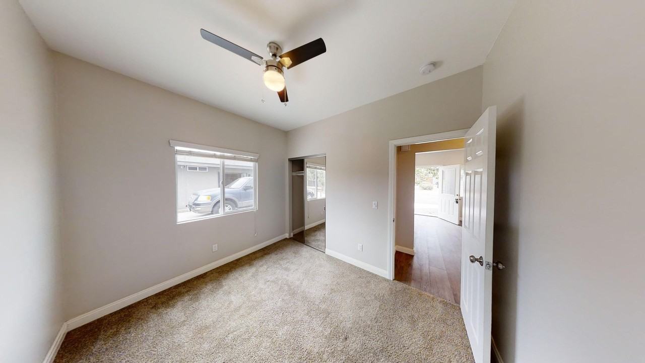 5214 E Falls View Dr - Photo 6 of 12