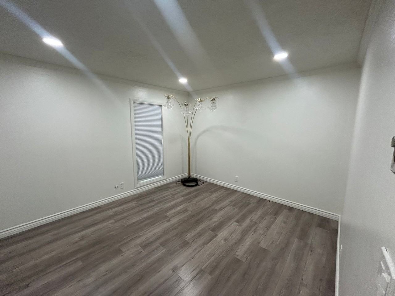 10415 Stratton Ct - Photo 3 of 14