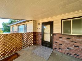 featured image of 407 S Walnut St