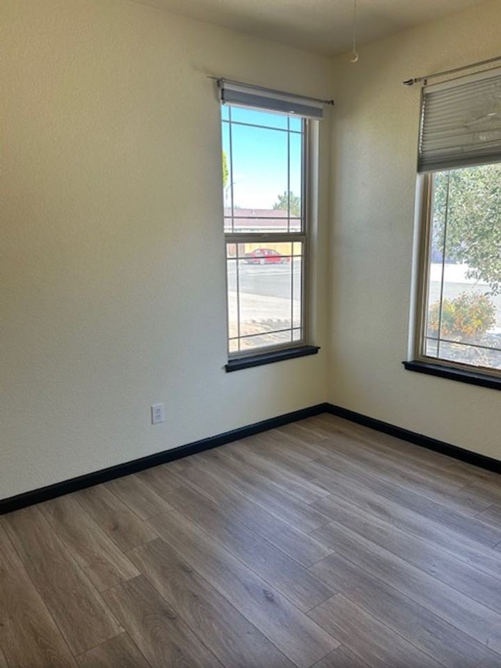 709 Red Jacket Dr - Photo 2 of 16