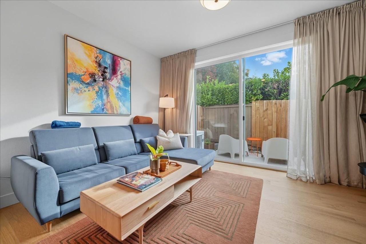 330 Ne 58th Ave - Photo 5 of 35