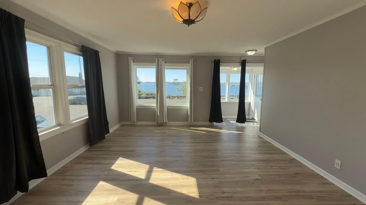 627 W Marine Dr - Photo 7 of 32