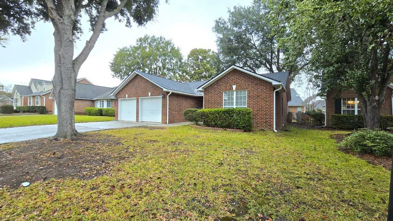 1308 Starling Rd - Photo 3 of 13