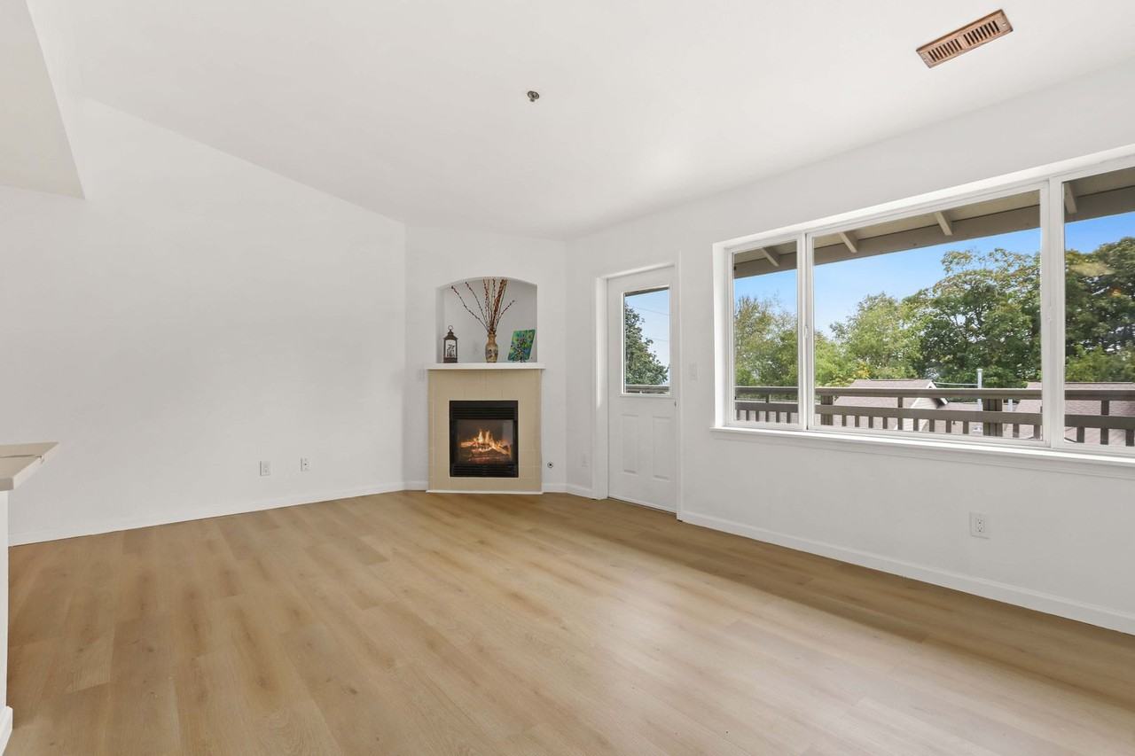 901 East Marine View Drive - Photo 3 of 21