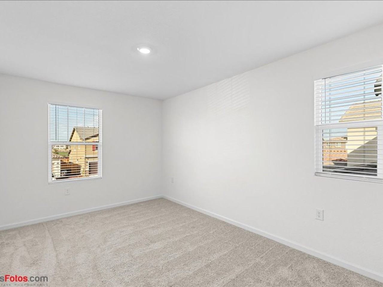 364 Pismo Dr - Photo 6 of 10