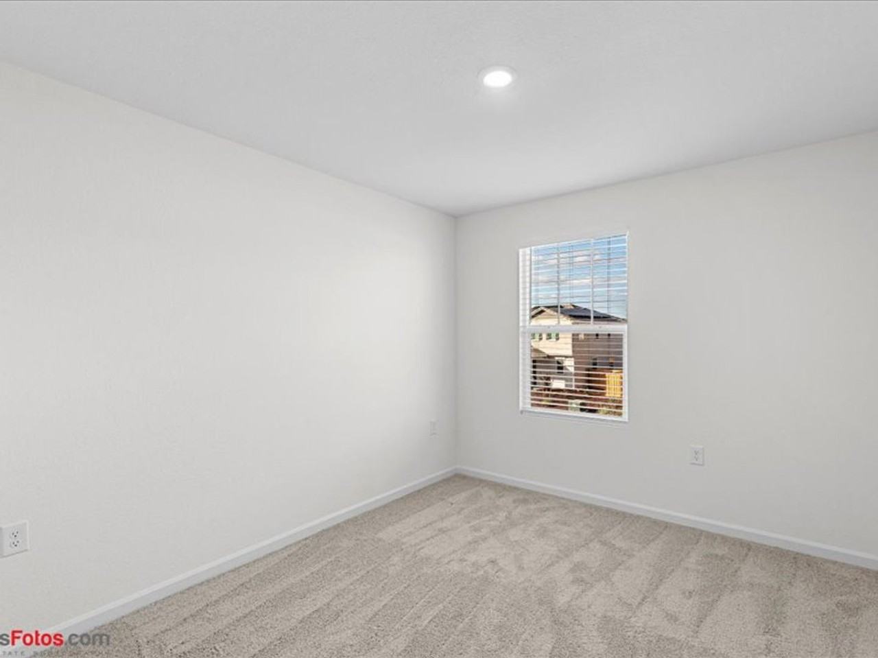 364 Pismo Dr - Photo 7 of 10