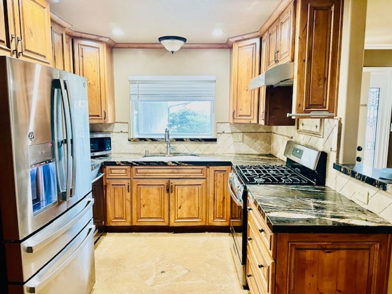 1960 Geneva St - Photo 3 of 15