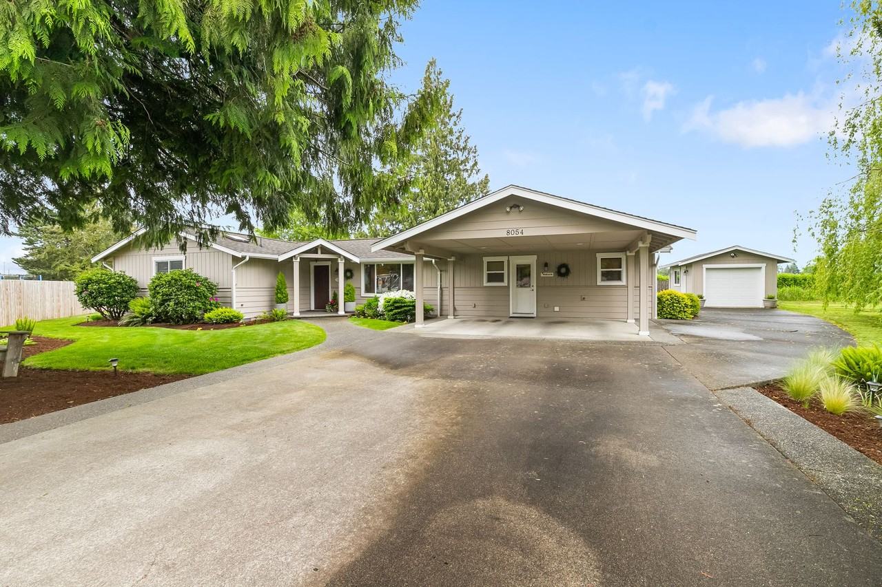 8054 Lyn Dale Dr - Photo 2 of 39