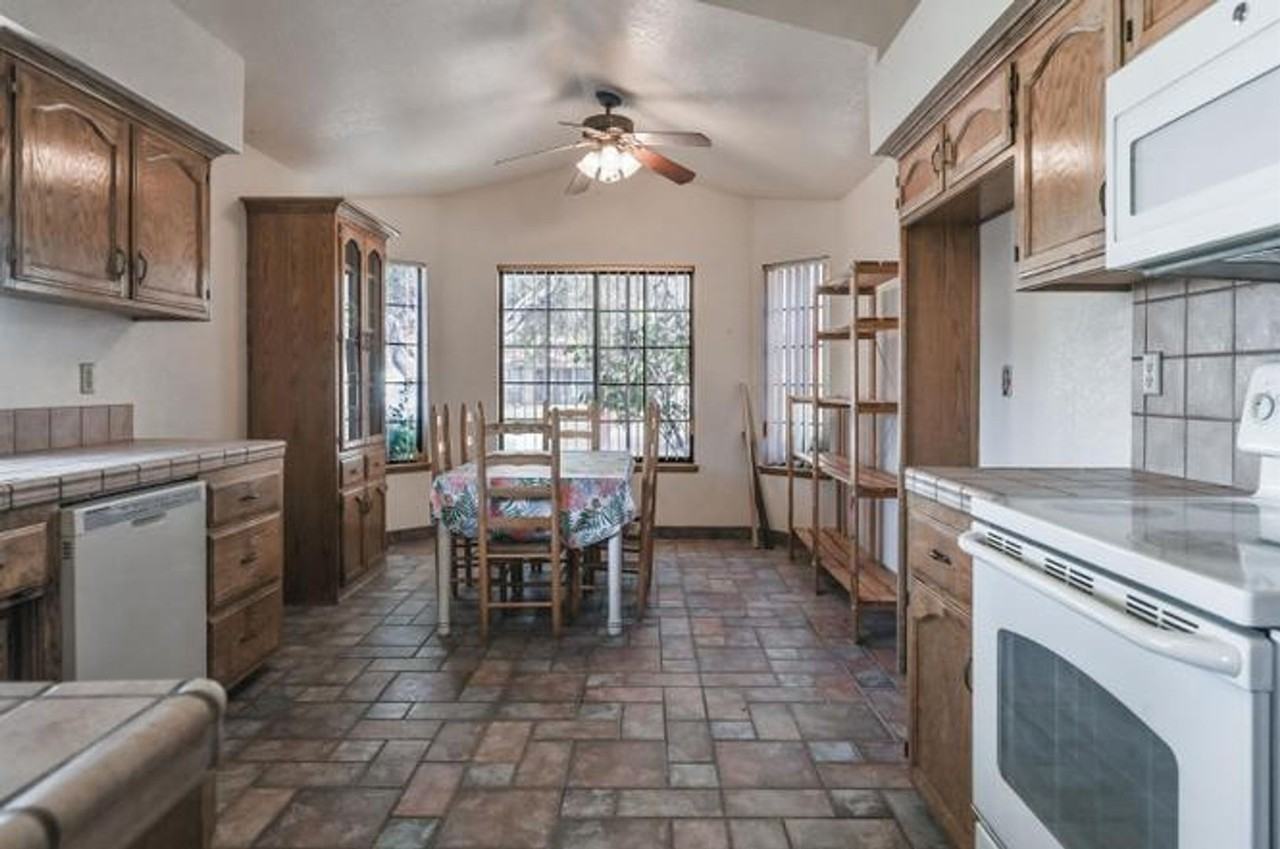 1215 Beasley St - Photo 2 of 10