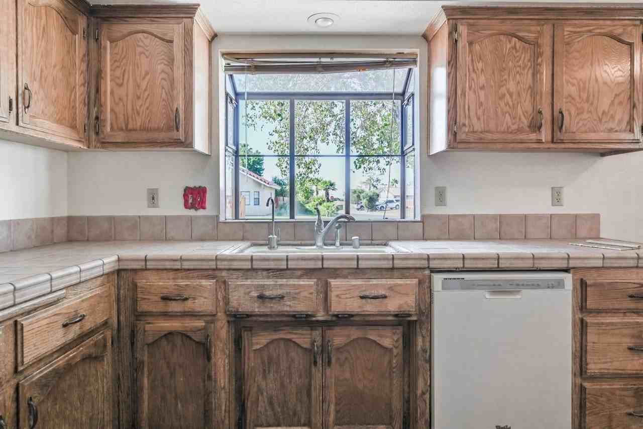 1215 Beasley St - Photo 4 of 10