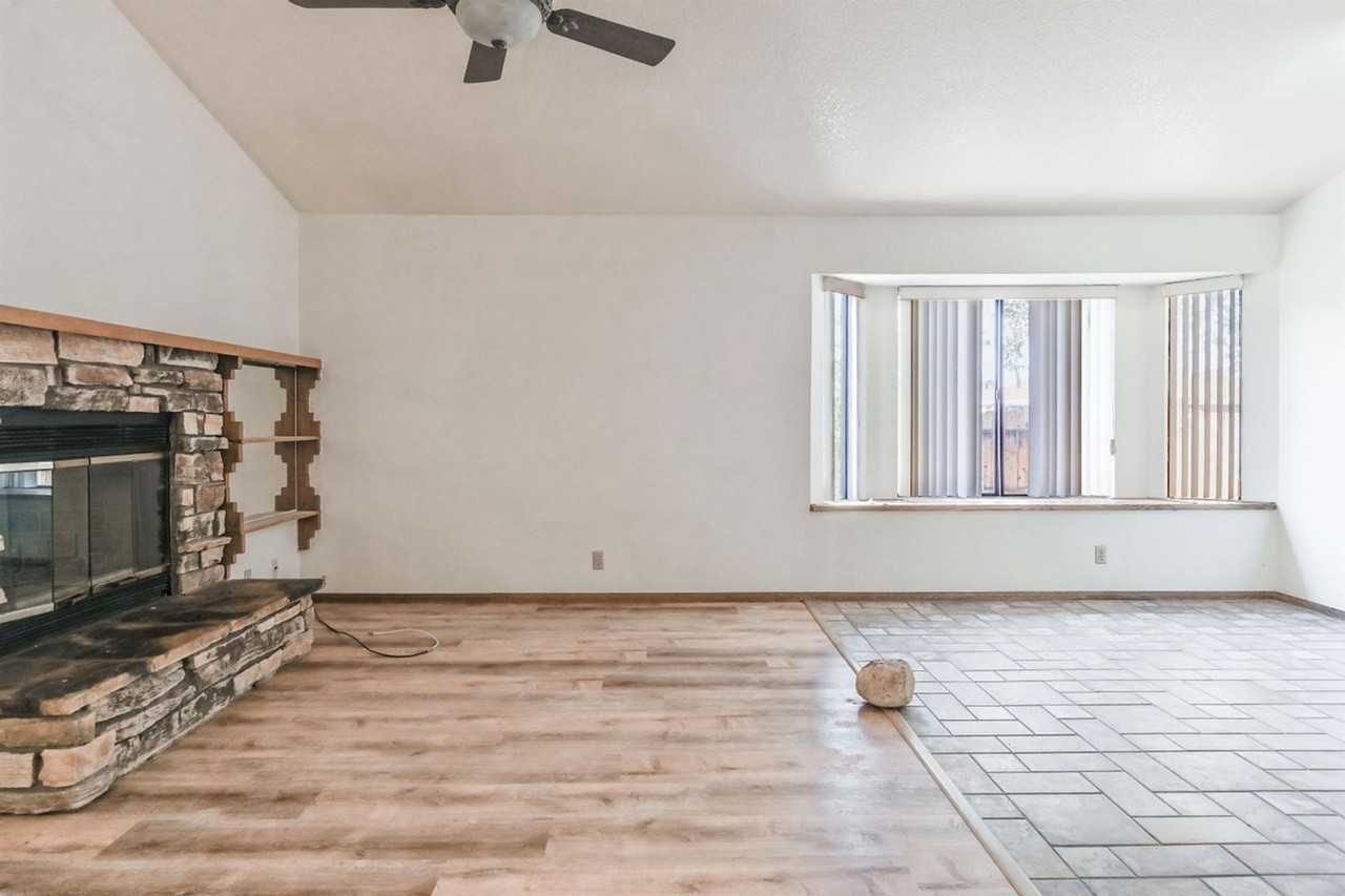 1215 Beasley St - Photo 6 of 10