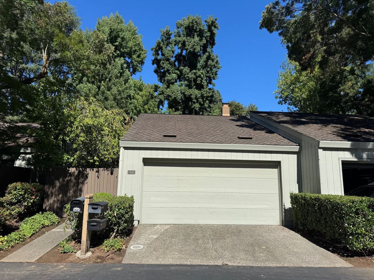 1431 University Ave - Photo 2 of 35