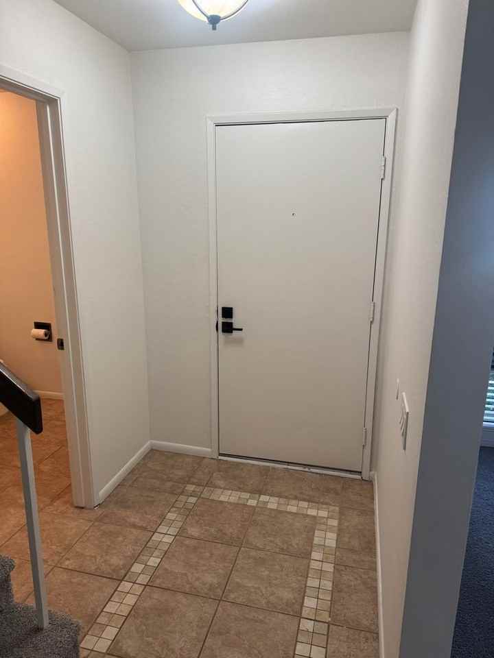 1431 University Ave - Photo 7 of 35