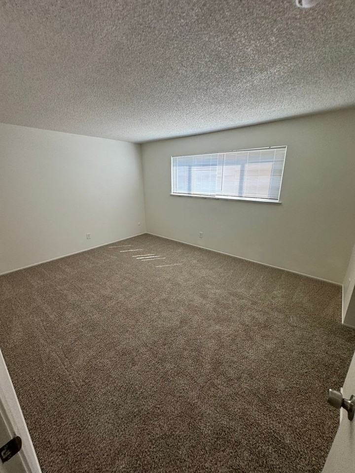 9044 Caldera Way - Photo 4 of 16